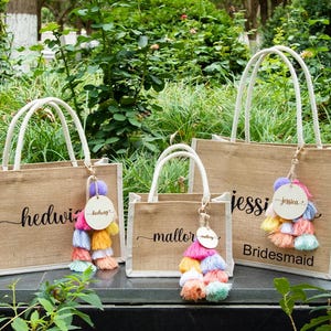Personalized Bridesmaid Gift Bag,Custom Burlap Bag with Name,Bridal shower bag,Bachelorette Party Bag,Beach Bag, Bridesmaid Proposal Gift