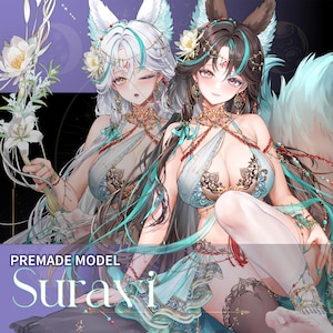 Pode incluir: Ilustração digital de duas personagens em estilo anime com orelhas e caudas de raposa. Elas usam trajes ornamentados, azul claro e branco, com joias douradas. A imagem inclui o texto "PREMADE MODEL" e "Suraxi" em uma fonte estilizada.