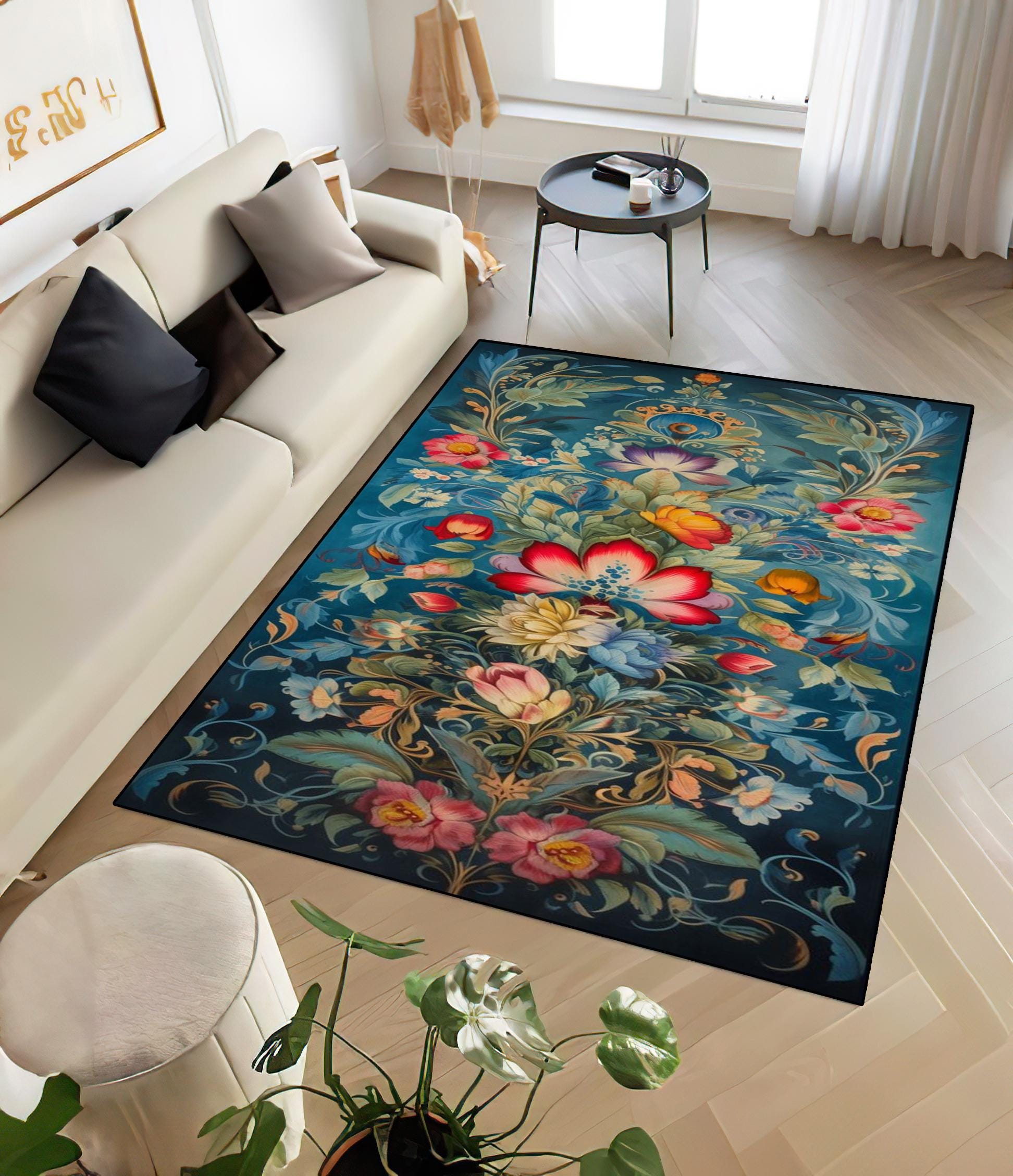 ネイビーブルーの花柄ラグ：ゴシック調のエレガントな室内用カーペット