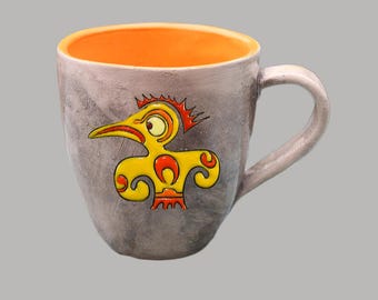 Handgemachte Keramiktasse mit Wütend Huhn Illustration