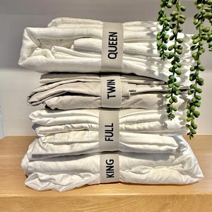 4 X Bed Sheet Organiser Bands | Mixed Sizes | Linen Storage Closet Solution | Sheet Set Organizer straps | Bedding Bundler for tidy linen