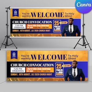 以下が含まれることがあります： 「ようこそ」と「教会召集」の文字が入った2つのバナーがスタンドに立っています。バナーは金と青の配色で、イベントの日時と場所が記載されています。右側にはスーツを着た男性が写っています。