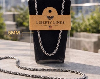 Colar masculino à prova d'água com corrente torcida em ouro branco e aço inoxidável resistente à oxidação - uma joia ideal para presentear.