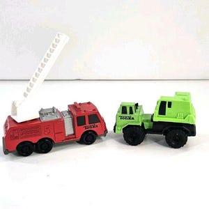 Vtg 2 Tonka plastic/ Die Cast toy trucks 1992/ 1994 Fire & Dump Truck Green Red
