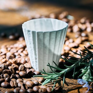 Précommande - Tasse à café faite main (65 ml) en porcelaine pliée en pierre - Verres translucides minces comme du papier - Art moderne bio pour le thé et le café