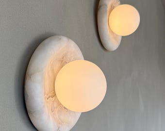 Marlowe Juno Alabaster 20, marmeren wandlamp, moderne minimalistische handgemaakte wandlamp