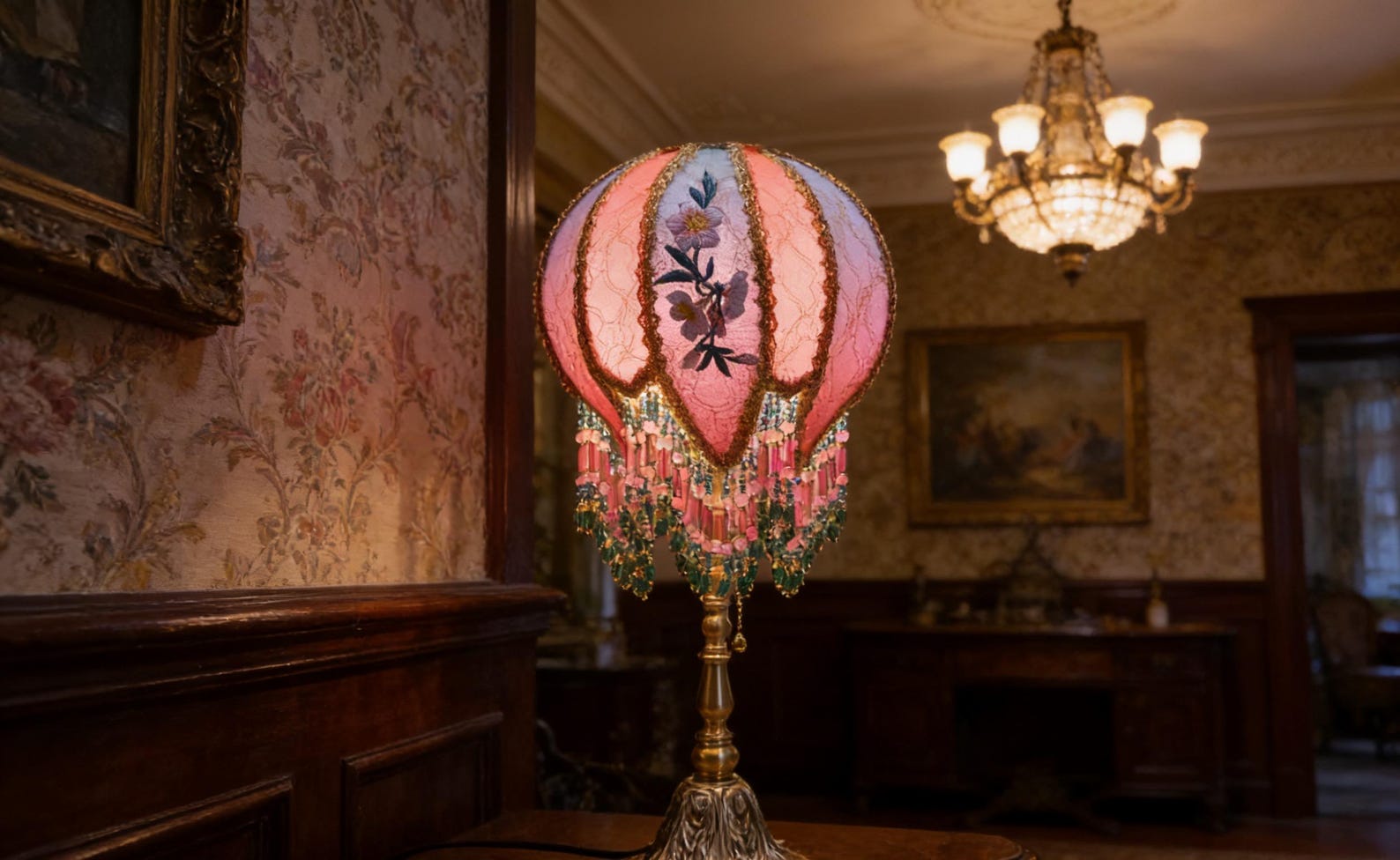 Handmade Flower-Shaped Table Lamp
