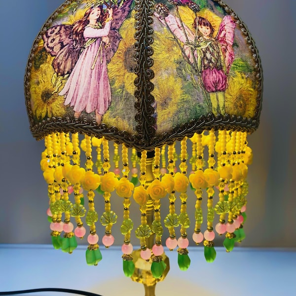 Lampada da tavolo vintage francese a forma di angelo: lampada con nappa di rosa fatta a mano