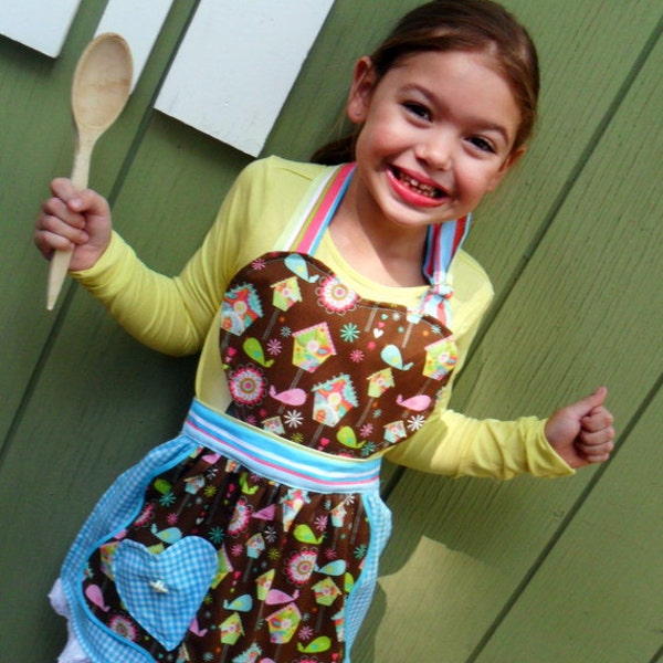 CYBER MONDAY Little Girls SweetHeart Full Apron Handmade By Aprons2tie4