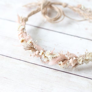 Embrasse bandeau nouveau-né couronne de fleurs séchées neutre rose poudré Noalie
