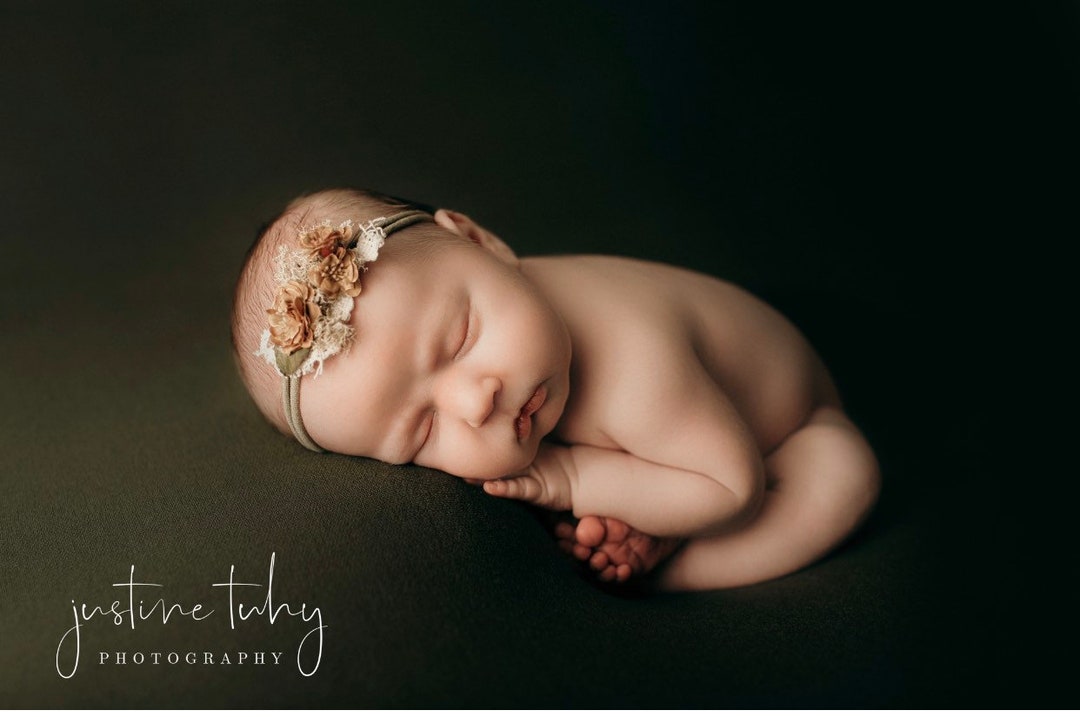 Figura pastel novios con recién nacido ❤️ Etiquetas de Recuerdo Gratis