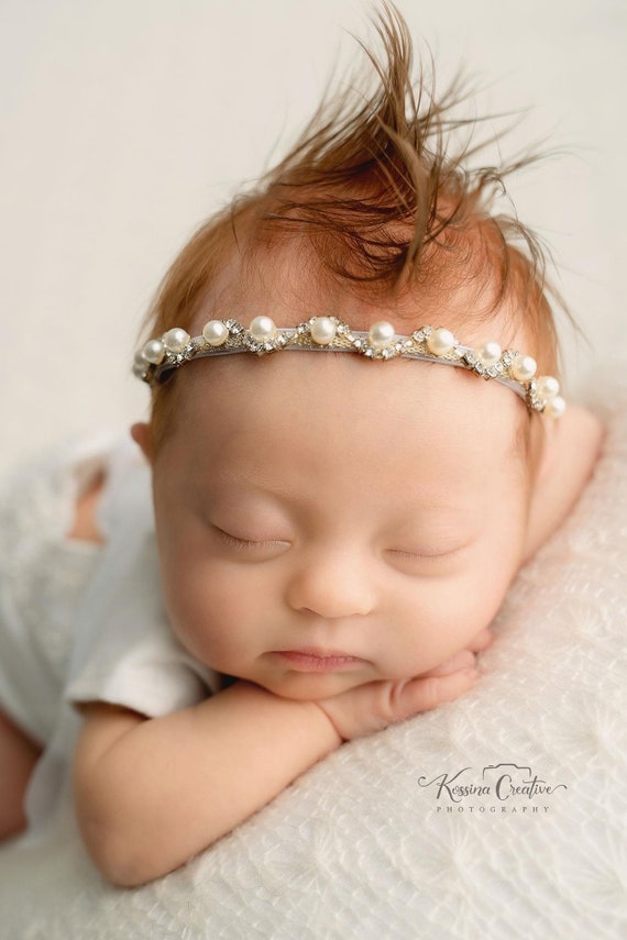 Hallina Silver Sequin Rhinestone Pearl Beaded Headband Bow  display picture 1