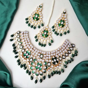 Gold Kundan Indian Bridal Jewelry Set: Polki Necklace, Earrings, Teeka