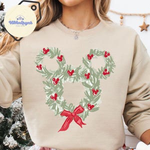 Watercolor Mickey Christmas Wreath shirt, Magic Kingdom Family Christmas matching shirts, WDW Disneyland Birthday Christmas Girly shirt bild 8