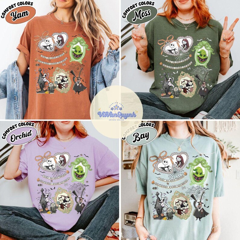 Puede incluir: Camisetas Comfort Colors en colores yam, moss, orchid y bay. Cada camiseta presenta un dise&ntilde;o gr&aacute;fico con personajes en marcos ornamentados. El dise&ntilde;o incluye a Jack Skellington, Sally y otros personajes de Pesadilla antes de Navidad.