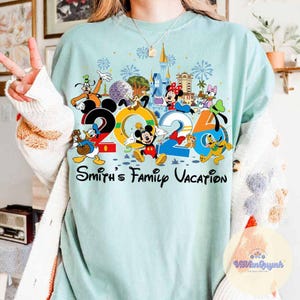 Custom Name Disney trip 2026 Shirt, Mickey & friends WDW Magic Kingdom T-Shirt Family matching Tee, Disney Family vacation Tshirt baby tee bild 5