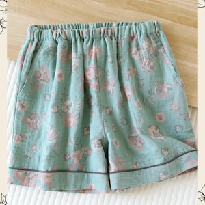 Boho floral elastic waist shorts for women, loose-fit summer loungewear with vintage print and cozy soft design in pastel colors