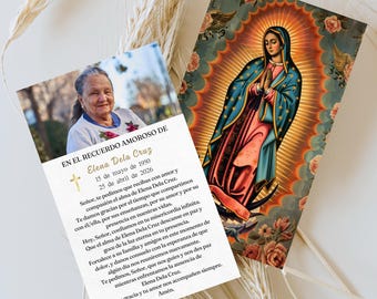 Pode incluir: Dois cartões de memória. Um apresenta uma foto e texto em espanhol, incluindo um nome, datas e uma oração. O outro cartão exibe uma imagem religiosa de uma mulher em um manto azul com uma auréola dourada, cercada por detalhes florais.