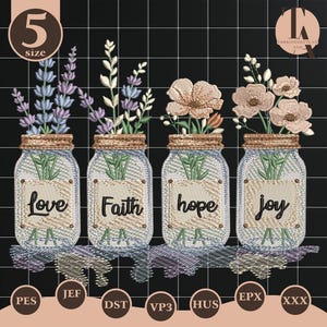 Pode incluir: Um design bordado com quatro potes de pedreiro, cada um com um arranjo floral diferente e uma palavra: "amor", "fé", "esperança" e "alegria". Os potes têm uma textura semelhante ao denim e são cobertos com tampas marrons. O fundo é preto.