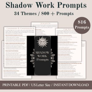 Könnte beinhalten: Ein digitaler Download mit Schattenarbeit-Prompts. Das Bild zeigt einen Stapel von Seiten mit Text, darunter "Shadow Work Prompts" und "34 Themen / 800+ Prompts". Die zentrale Seite hat eine Sonnengrafik. Der Text "Printable PDF / US Letter Size / Instant Download" befindet sich unten.