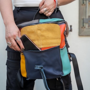 Sac à dos en cuir coloré pour femme, sac convertible fait main, sac à main de voyage bohème, sac à dos élégant de tous les jours, cuir véritable souple