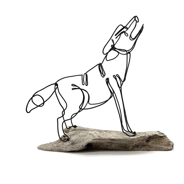 Howling Wolf Sculpture, Wildlife Art, Wire Sculpture, Minimal Decor