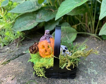 Handmade Dollhouse Jackolantern in a Basket, Lights Up, 1:12, Tea Light, Miniature Artist