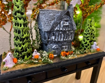 Dollhouse Haunted House Display, Tiny Ghosts Collecting Pumpkins, Halloween, 1:12