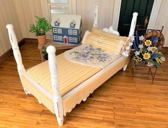 dollhouse twin bed