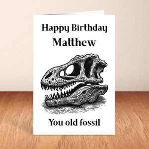 Joyeux anniversaire, vieille carte d'anniversaire fossile personnalisée, carte de voeux.