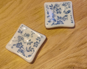 Pair of Blue and White Floral Candle Dishes - Traditional Pattern, Shallow Tealight Holder Bowl, Cute, Chintzy, Delicate, Minimalist, Pretty