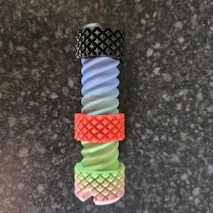 3d printed nut & bolt figet