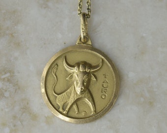 Vintage 18k Gold Taurus Zodiac Horoscope Charm Spanish Dated 1973