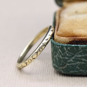 Vintage 14k Gold Carved Flower Blossom Band c.1930s