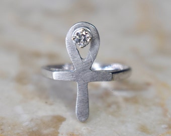 Vintage 14k White Gold Ankh Ring with Diamond