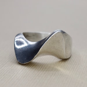 Vintage Modernist Mexican Silver Wave Ring c.1970s