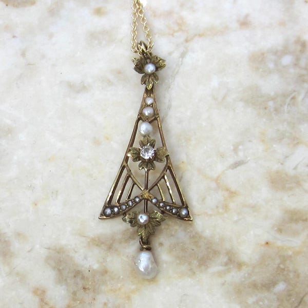 Antyczny edwardiański naszyjnik typu lavaliere z 14-karatowego złota z diamentami i perłami, ok. 1910 r.