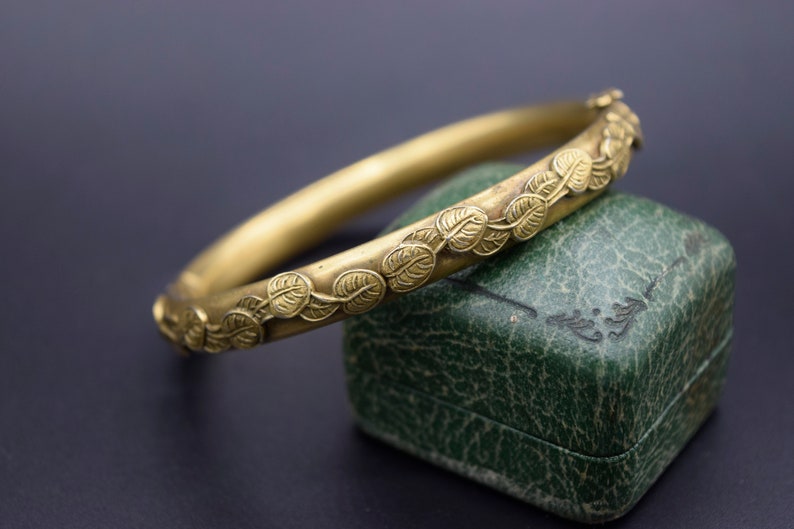 Vintage Signed SANDOR Hinged Bangle Bracelet
