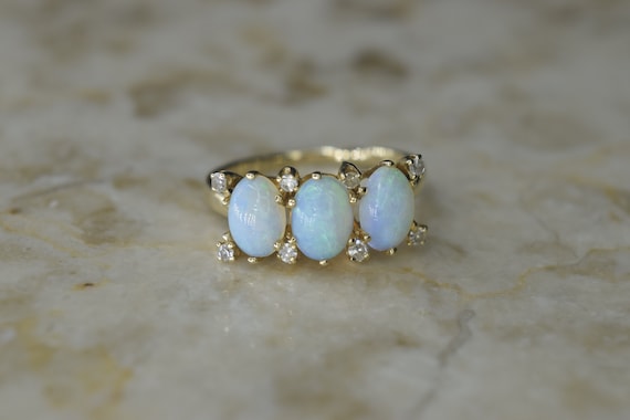 Vintage 14k Gold Opal and Diamond Ring c.1960s - image 3