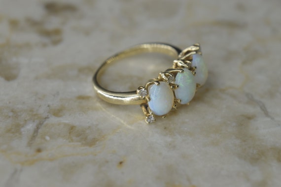 Vintage 14k Gold Opal and Diamond Ring c.1960s - image 4