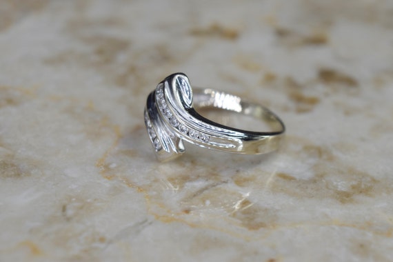 Vintage Art Deco Crossover Ring 14k White Gold wi… - image 3