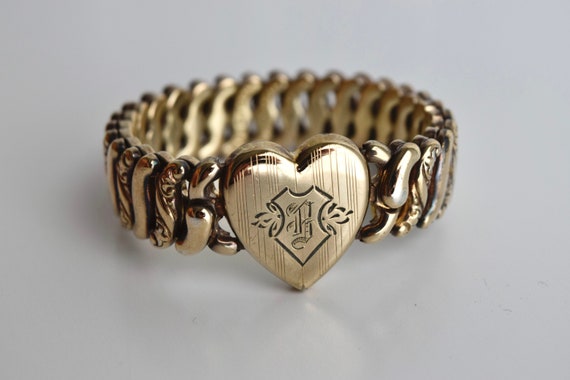 Vintage Sweetheart Expansion Bracelet With B Monog