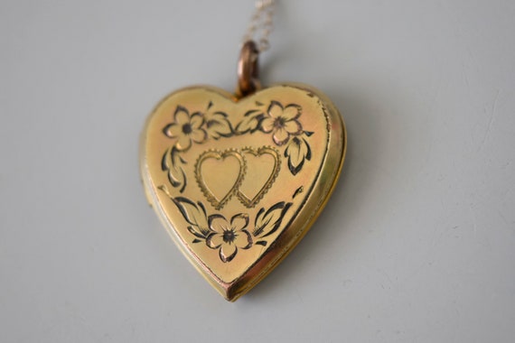 Vintage Heart Locket / Gold Filled Sweetheart Lock
