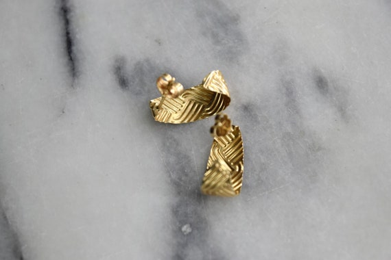 Vintage 14k Gold Textured Earrings c.1980s - image 4