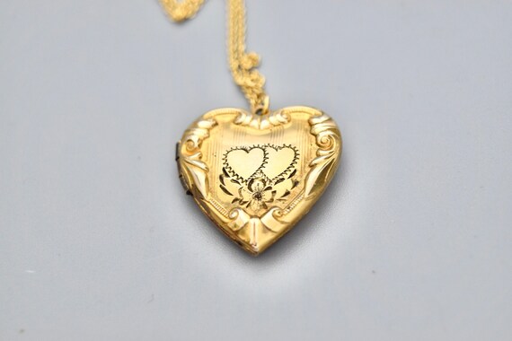 Vintage Locket / Gold Filled Sweetheart Locket c.1