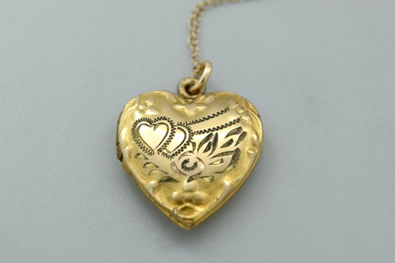 Vintage Locket / Gold Filled Sweetheart Locket c.1
