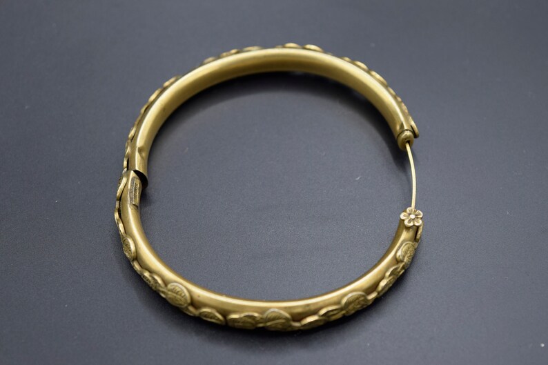 Vintage Signed SANDOR Hinged Bangle Bracelet