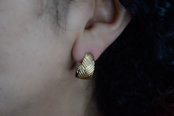 Vintage 14k Gold Textured Earrings c.1980s - image 5