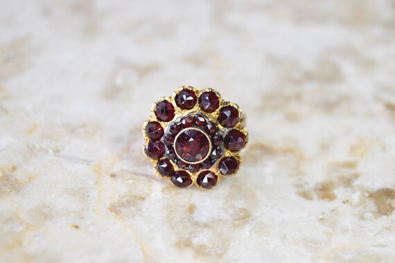 Antique Victorian 12k Gold Garnet Cluster Ring - image 3