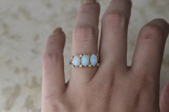 Vintage 14k Gold Opal and Diamond Ring c.1960s - image 7